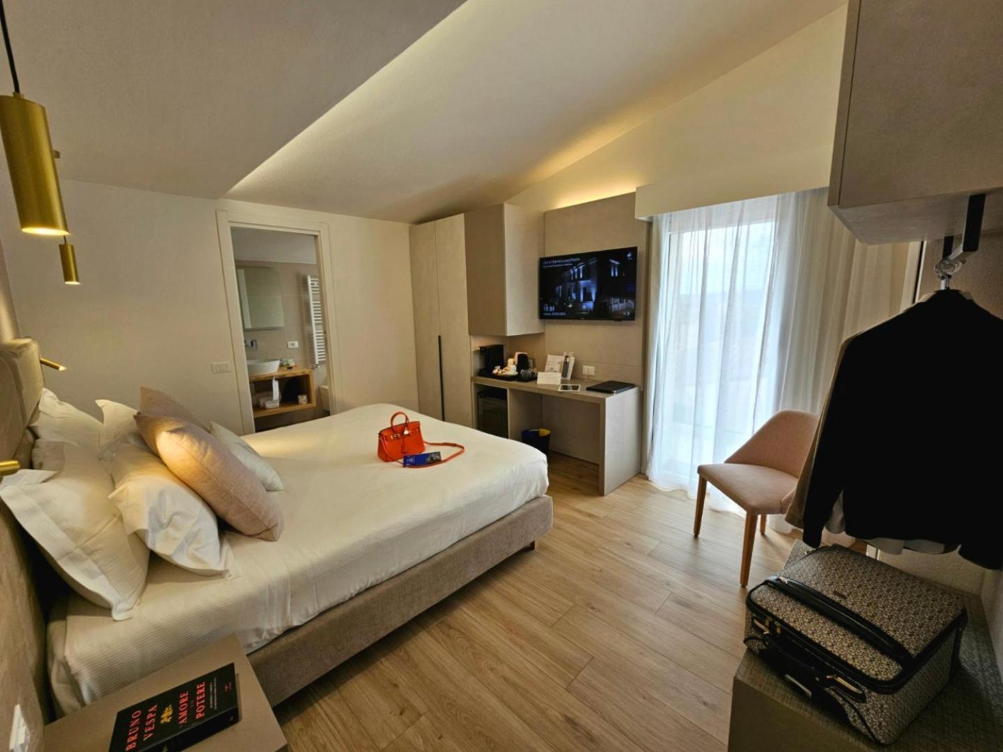Chic & Charme Luxury Rooms ออลเบีย ภายนอก รูปภาพ