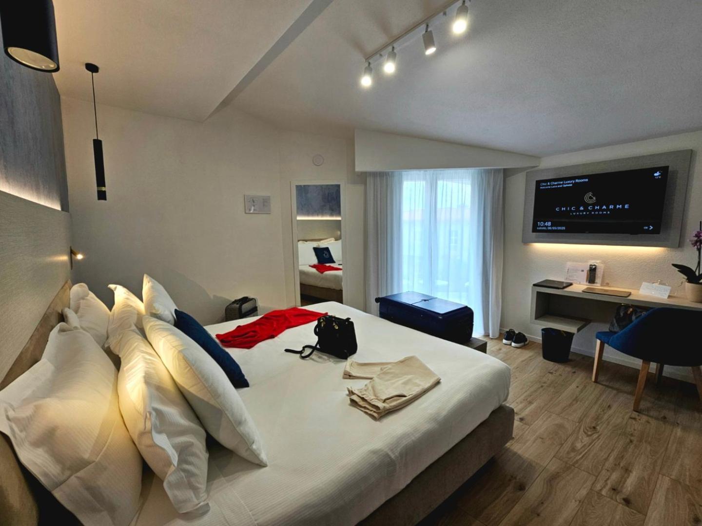 Chic & Charme Luxury Rooms ออลเบีย ภายนอก รูปภาพ