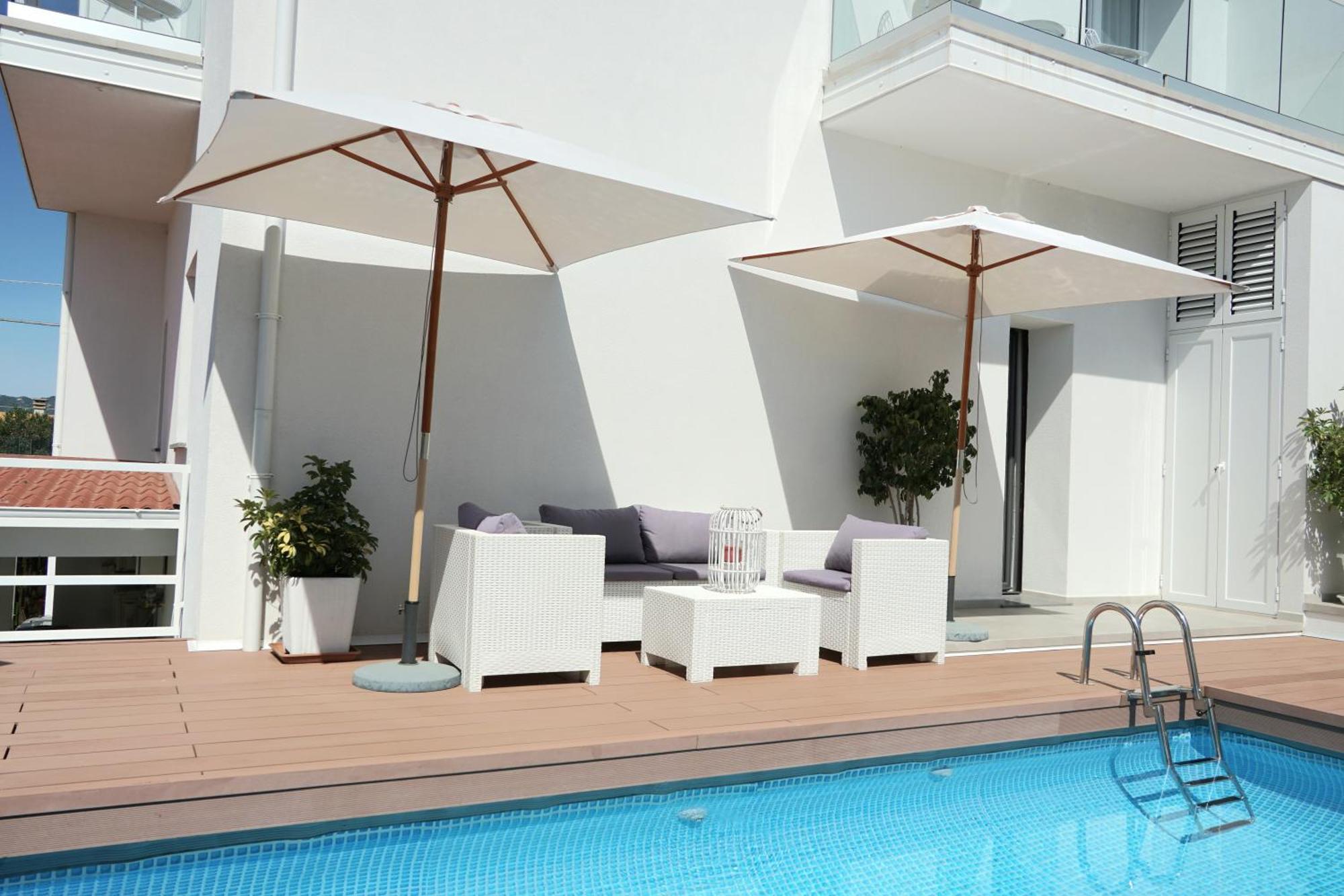 Chic & Charme Luxury Rooms ออลเบีย ภายนอก รูปภาพ